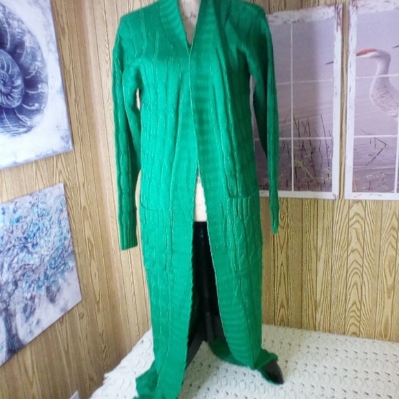 Cozy Solid-Color Casual Cardigan with Wide Lapel - Picture 4 of 7